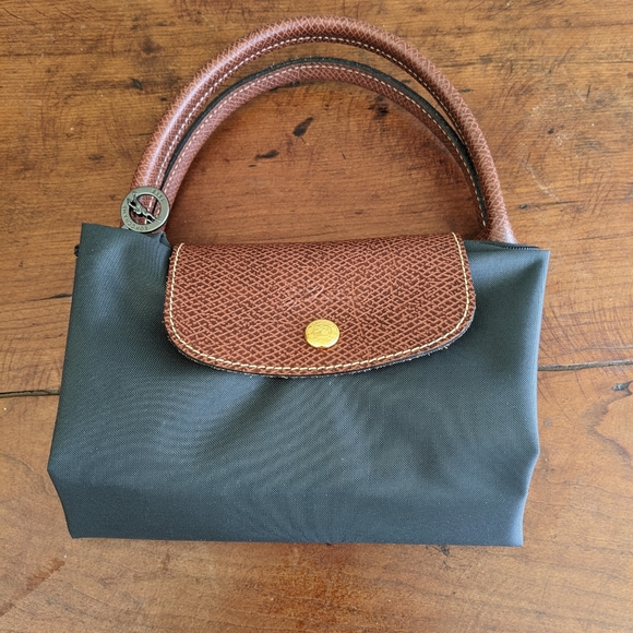 Longchamp Handbags - Never Used Longchamp Shoulder Bag